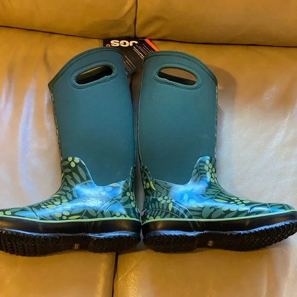 Brand New BOGS! - Picture 8 of 8